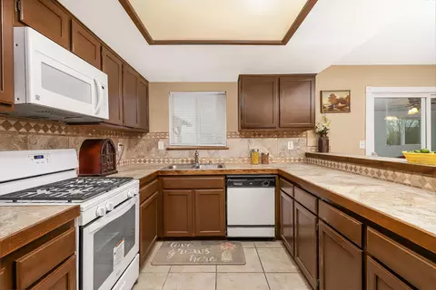 37230 97th St E, Littlerock, CA 93543 photo 3