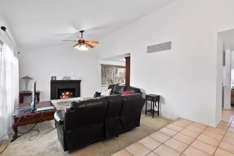 44239 8th St E, Lancaster, CA 93535 photo 3