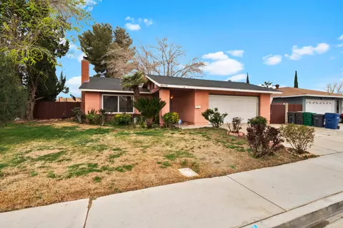 44239 8th St E, Lancaster, CA 93535 photo 1