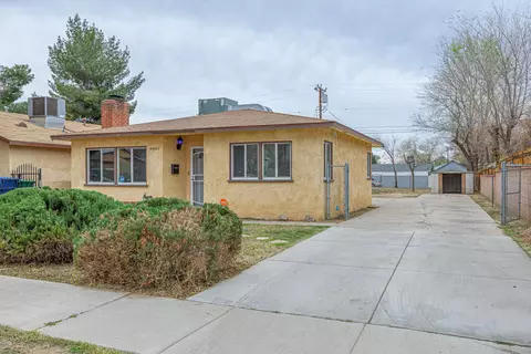 44607 Cedar Ave, Lancaster, CA 93534 photo 2