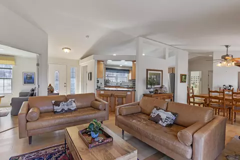 22342 Zurich Dr, Tehachapi, CA 93561 photo 8