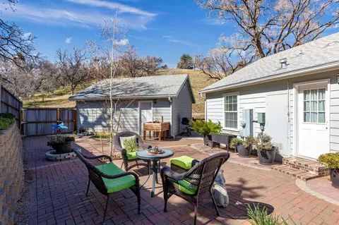 22342 Zurich Dr, Tehachapi, CA 93561 photo 3