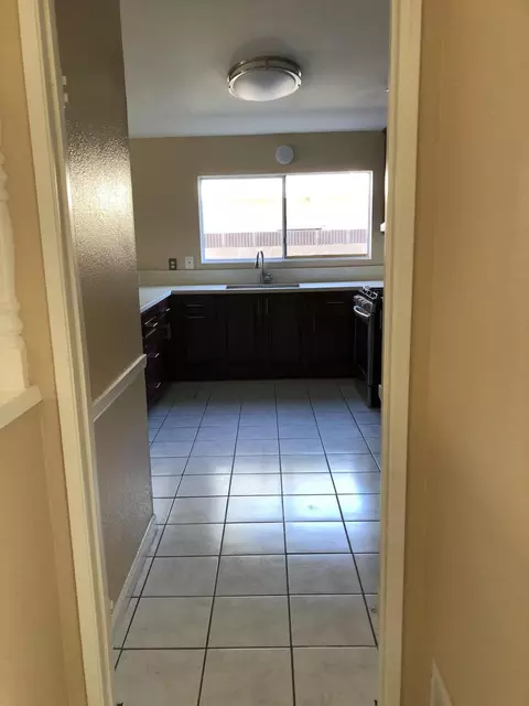 38515 E 2nd St, Palmdale, CA 93550 photo 4