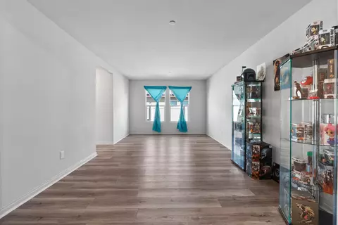44713 Aspen St, Lancaster, CA 93535 photo 4