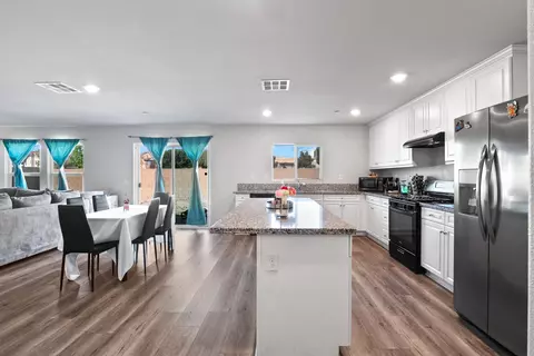 44713 Aspen St, Lancaster, CA 93535 photo 12