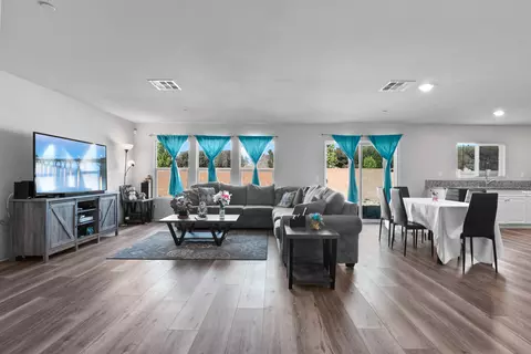 44713 Aspen St, Lancaster, CA 93535 photo 6