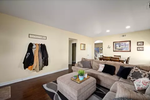 43425 Bale Ct, Lancaster, CA 93535 photo 4