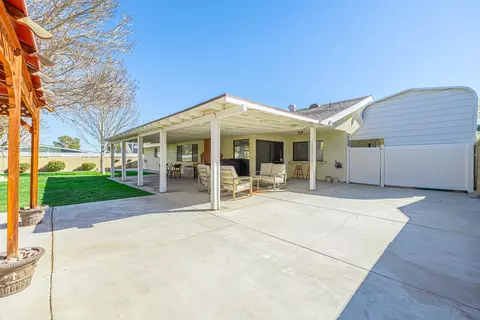 43787 Sentry Ln, Lancaster, CA 93536 photo 30