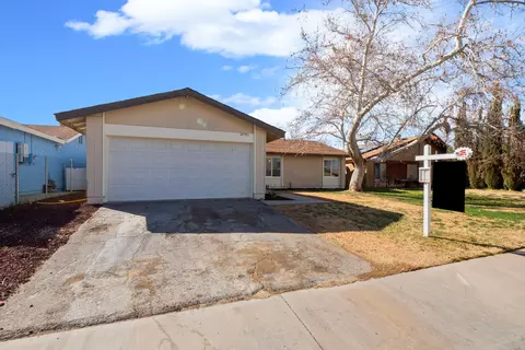 42951 Alep St, Lancaster, CA 93536 photo 2