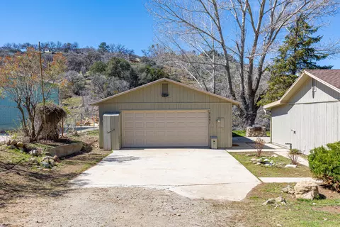 21991 Berne St, Tehachapi, CA 93561 photo 3