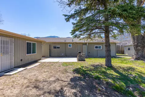 21991 Berne St, Tehachapi, CA 93561 photo 5