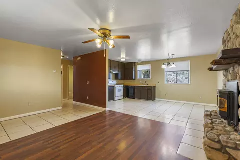 21991 Berne St, Tehachapi, CA 93561 photo 17