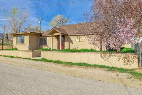 28299 Griffin St, Tehachapi, CA 93561 photo 3
