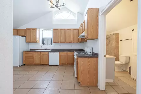 28299 Griffin St, Tehachapi, CA 93561 photo 6