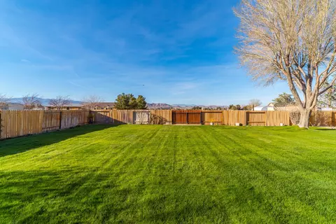 7635 W Avenue A, Rosamond, CA 93560 photo 42