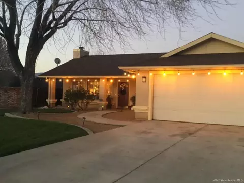 449 Apple Way, Tehachapi, CA 93561 photo 2
