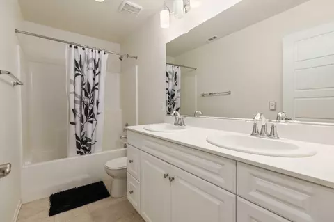3639 Emerald Ln, Lancaster, CA 93535 photo 13