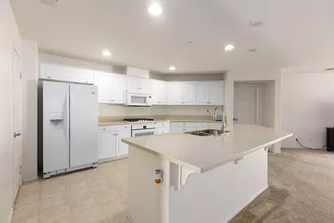 3639 Emerald Ln, Lancaster, CA 93535 photo 7
