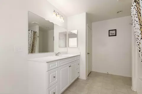 3639 Emerald Ln, Lancaster, CA 93535 photo 3