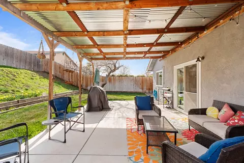 612 D St W, Tehachapi, CA 93561 photo 31