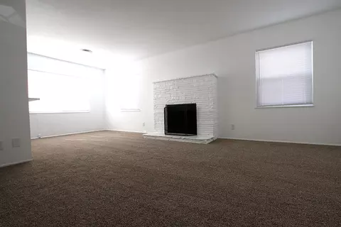 44917 E 5th St, Lancaster, CA 93535 photo 3