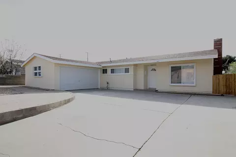 44917 E 5th St, Lancaster, CA 93535 photo 1