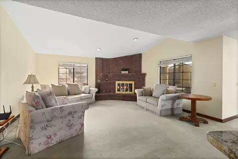 43111 Roulette Ln, Lancaster, CA 93536 photo 15