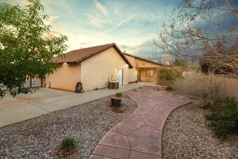 43111 Roulette Ln, Lancaster, CA 93536 photo 40