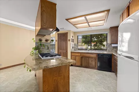 43111 Roulette Ln, Lancaster, CA 93536 photo 17