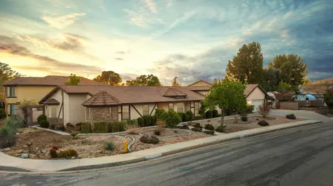 43111 Roulette Ln, Lancaster, CA 93536 photo 1