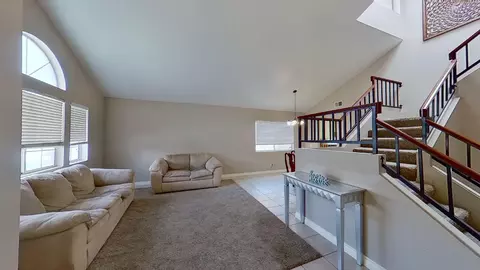 618 Beverly Ct, Lancaster, CA 93535 photo 5