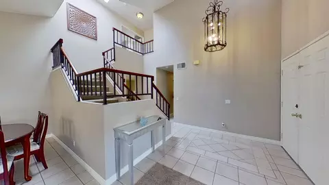 618 Beverly Ct, Lancaster, CA 93535 photo 2