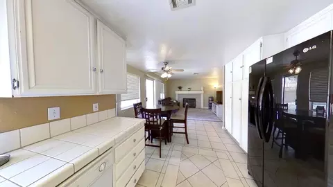 618 Beverly Ct, Lancaster, CA 93535 photo 12