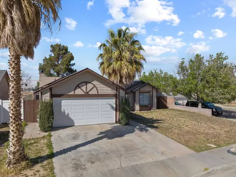 727 Trixis Ave, Lancaster, CA 93534 photo 1