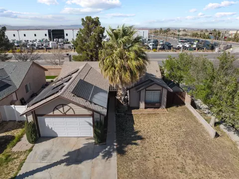 727 Trixis Ave, Lancaster, CA 93534 photo 2