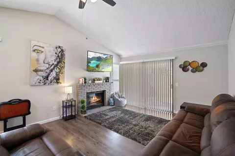 727 Trixis Ave, Lancaster, CA 93534 photo 5