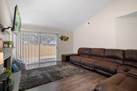 727 Trixis Ave, Lancaster, CA 93534 photo 4