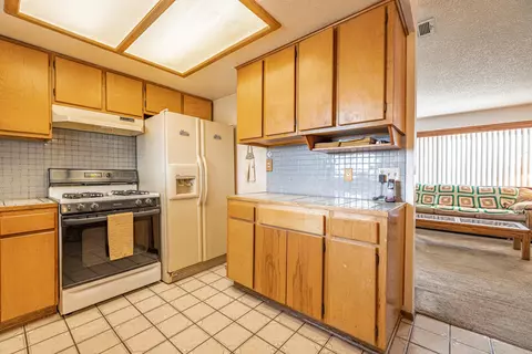 41013 Fieldspring St, Lake Los Angeles, CA 93535 photo 10