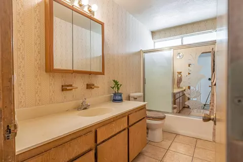 41013 Fieldspring St, Lake Los Angeles, CA 93535 photo 18