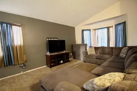 43415 Elizabeth Ln, Lancaster, CA 93535 photo 3