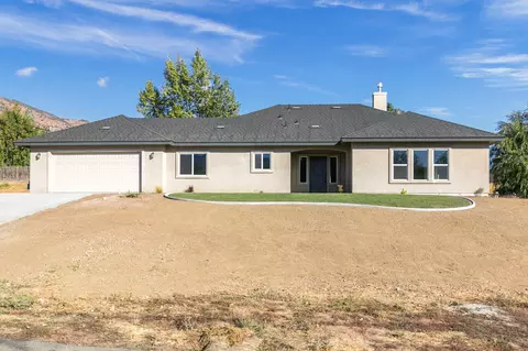 20827 Brentwood Dr, Tehachapi, CA 93561 photo 2