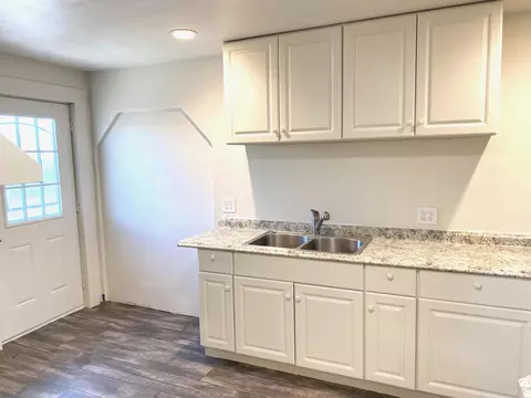 15857 L St, Mojave, CA 93501 photo 2