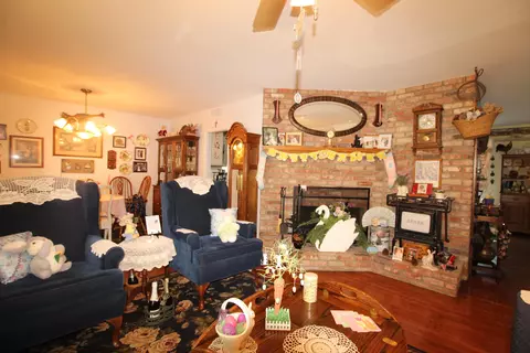 44589 Lowtree Ave, Lancaster, CA 93534 photo 2