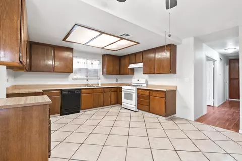 1851 Nessa Dr, Lancaster, CA 93535 photo 9