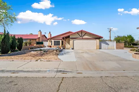 1851 Nessa Dr, Lancaster, CA 93535 photo 2
