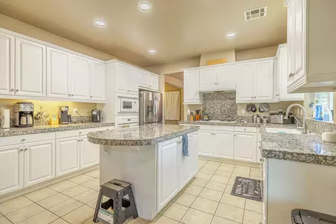 6046 Ryans Pl, Lancaster, CA 93536 photo 15