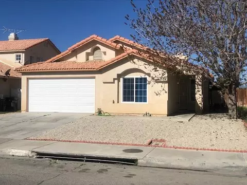 45339 Sontera Ave, Lancaster, CA 93535 photo 2