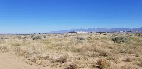 Avenue L4, Palmdale, CA 93552 photo 5
