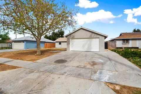 38526 35th St E, Palmdale, CA 93550 photo 2