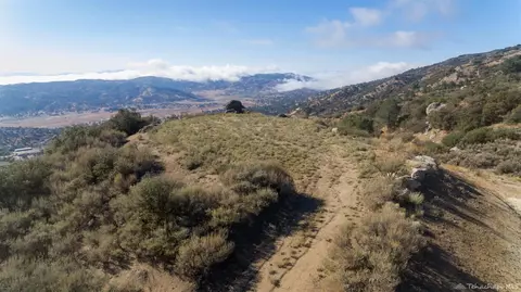 26461 Winchester Ct, Tehachapi, CA 93561 photo 2